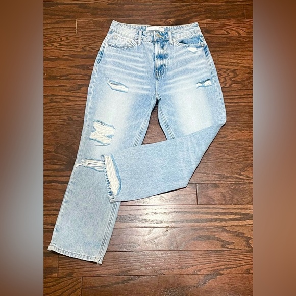 Altar’d State Ceros Slim Tapered Distressed Light Blue Denim Jeans NWOT 26 - Picture 2 of 9